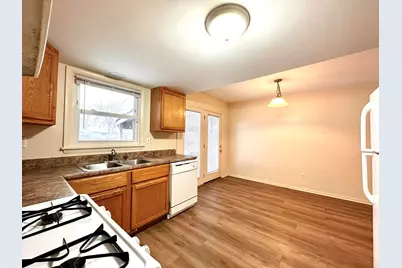 2720 Gilboa Avenue, Zion, IL 60099 - Photo 7