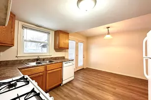 2720 Gilboa Ave, Zion, IL 60099 - Photo 7