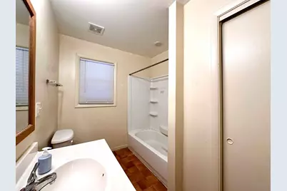 2720 Gilboa Avenue, Zion, IL 60099 - Photo 9