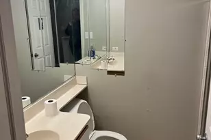 5041 Warren St, Skokie, IL 60077 - Photo 9