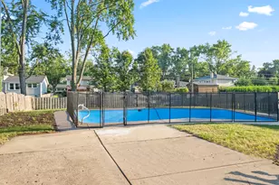 1813 E Wood Ln, Mount Prospect, IL 60056 - Photo 29