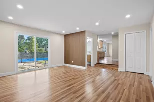 1813 E Wood Ln, Mount Prospect, IL 60056 - Photo 11