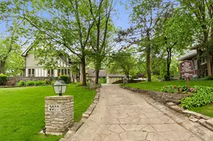 2023-2027 W 108th Pl, Chicago, IL 60643 - Photo 3