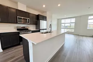 387 Summit Cir, Lombard, IL 60148 - Photo 3