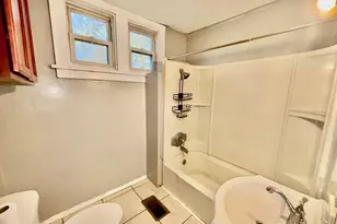 410 Oakley Ave, Rockford, IL 61101 - Photo 25