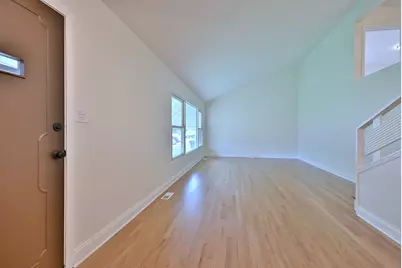 6750 N Kostner Avenue, Lincolnwood, IL 60712 - Photo 3