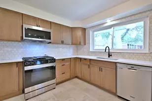 6750 N Kostner Ave, Lincolnwood, IL 60712 - Photo 11