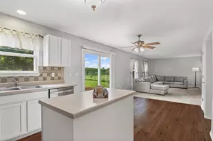 42 W Auburndale Ave, Cortland, IL 60112 - Photo 7