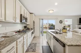 2122 Whitekirk Ln, Yorkville, IL 60560 - Photo 3