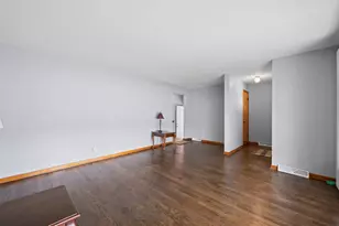 11038 S Ave N, Chicago, IL 60617 - Photo 9