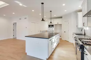 894 N Quentin Rd, Palatine, IL 60067 - Photo 11