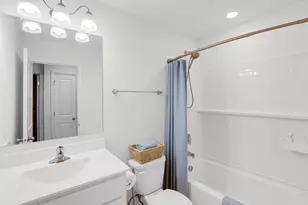 1200 Lakepointe Dr, Schaumburg, IL 60173 - Photo 15