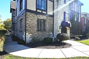 410 N Raynor Ave, Joliet, IL 60435 - Photo 3