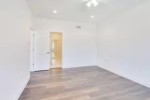 898 N Quentin Rd, Palatine, IL 60067 - Photo 13