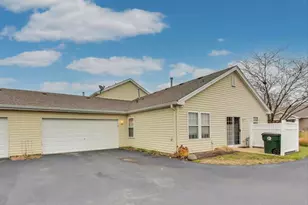 104 Waterbury Cir, Oswego, IL 60543 - Photo 23
