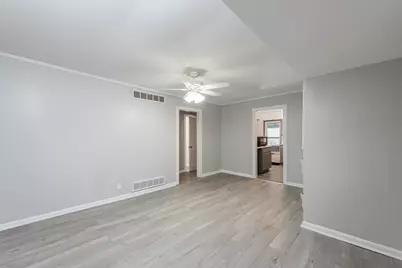 510 Forest Glen Drive, Round Lake Park, IL 60073 - Photo 7