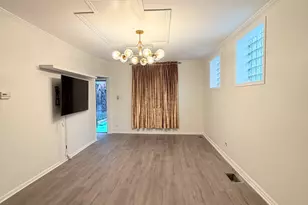 642 N Dearborn St, Chicago, IL 60654 - Photo 11