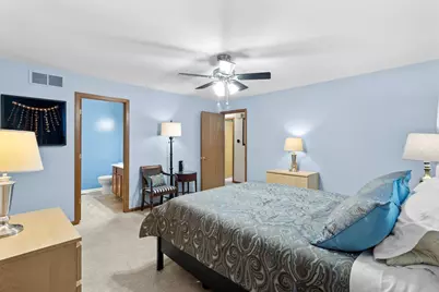 1017 Brookdale Drive, Carpentersville, IL 60110 - Photo 17