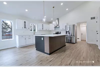 18653 W Willow Point Drive, Grayslake, IL 60030 - Photo 11