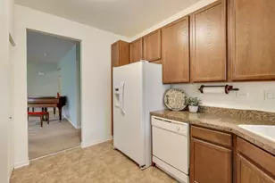 1129 Drury Ln, Aurora, IL 60502 - Photo 7