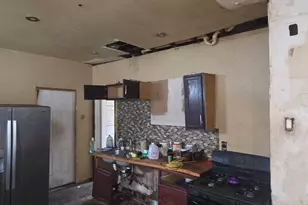 221 W 112th Pl, Chicago, IL 60628 - Photo 5