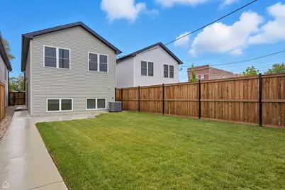 547 N Springfield Avenue, Chicago, IL 60624 - Photo 17