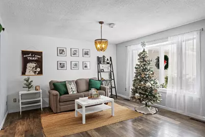 140 Choctaw Trail, Loda, IL 60948 - Photo 5