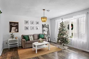 140 Choctaw Trail, Loda, IL 60948 - Photo 5