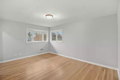 [Address not provided], Wilmette, IL 60091 - Photo 17