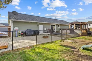 93 W Benson Ave, Cortland, IL 60112 - Photo 23