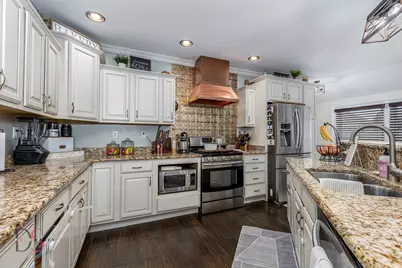 204 N Woodland Avenue, Oglesby, IL 61348 - Photo 9