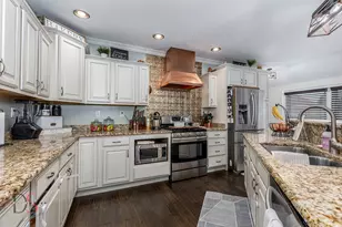 204 N Woodland Ave, Oglesby, IL 61348 - Photo 9