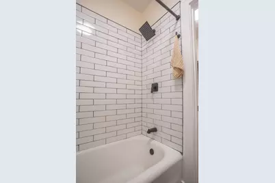 7357 S Saint Lawrence Avenue, Chicago, IL 60619 - Photo 9