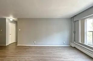 1040 W Hollywood Ave, Chicago, IL 60660 - Photo 9