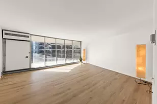 300 N State St, Chicago, IL 60654 - Photo 3