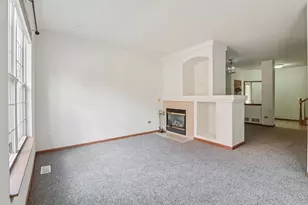 354 Vaughn Cir, Aurora, IL 60502 - Photo 9