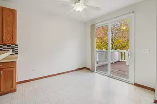 354 Vaughn Cir, Aurora, IL 60502 - Photo 13