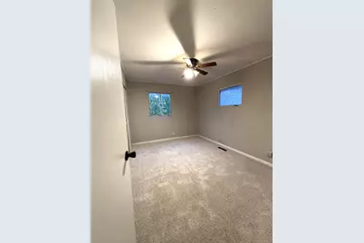 140 Hickory Drive, Carpentersville, IL 60110 - Photo 9