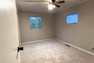 140 Hickory Dr, Carpentersville, IL 60110 - Photo 9