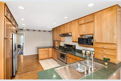 401 Greenwood Road, Glenview, IL 60025 - Photo 9