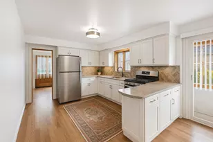 3905 W 68th Pl, Chicago, IL 60629 - Photo 7