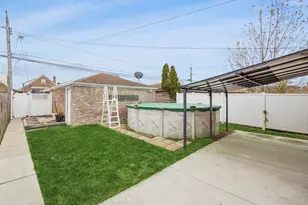 3905 W 68th Pl, Chicago, IL 60629 - Photo 21