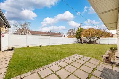 7656 W 80th Place, Bridgeview, IL 60455 - Photo 17