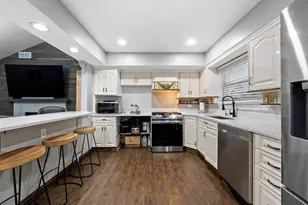 7656 W 80th Pl, Bridgeview, IL 60455 - Photo 7