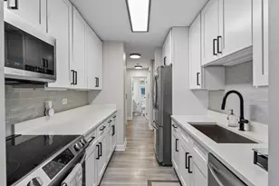 111 E Chestnut St, Chicago, IL 60611 - Photo 13