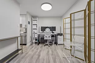 111 E Chestnut St, Chicago, IL 60611 - Photo 11