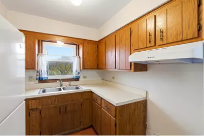 3821 W 123rd Street #301, Alsip, IL 60803 - Photo 7