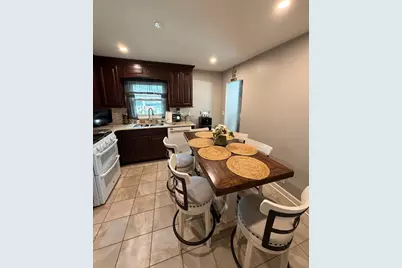 715 Lacy Avenue, Streamwood, IL 60107 - Photo 7