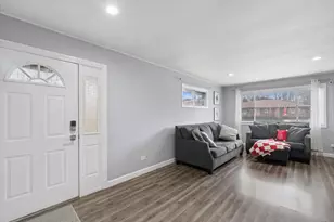 1220 Fulton Dr, Streamwood, IL 60107 - Photo 5