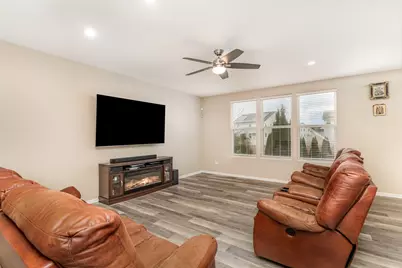 2643 McLellan Boulevard, Yorkville, IL 60560 - Photo 9